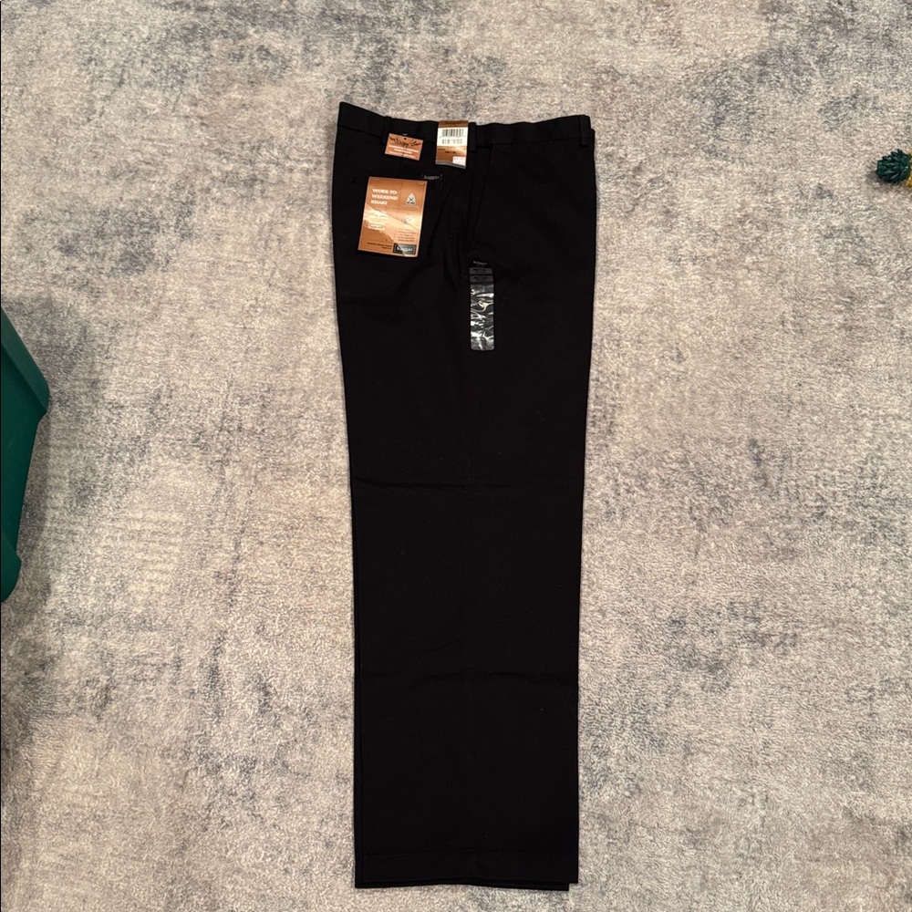 Haggar Work to Weekend Khaki Classic Fit No Iron Plain Front Pant 40W X 30L